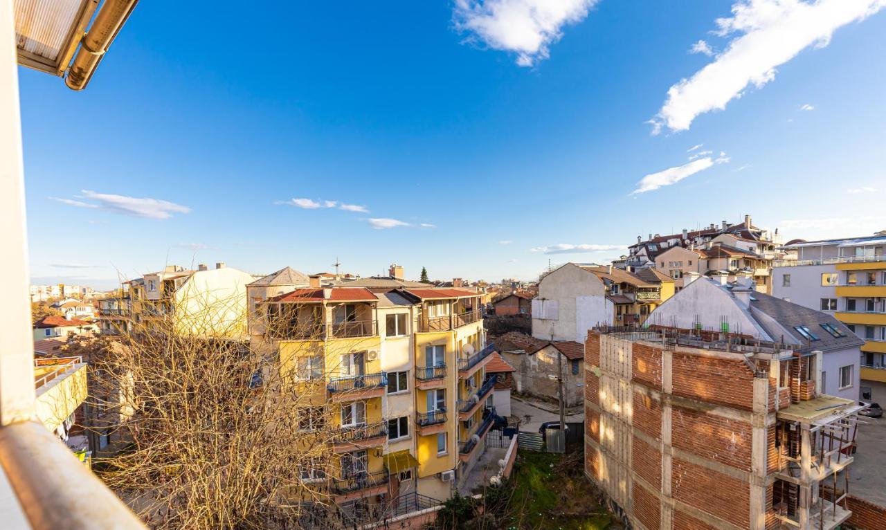 Sunny 1Bd Apartment In Old Town By Flat Mаnager Plovdiv Buitenkant foto